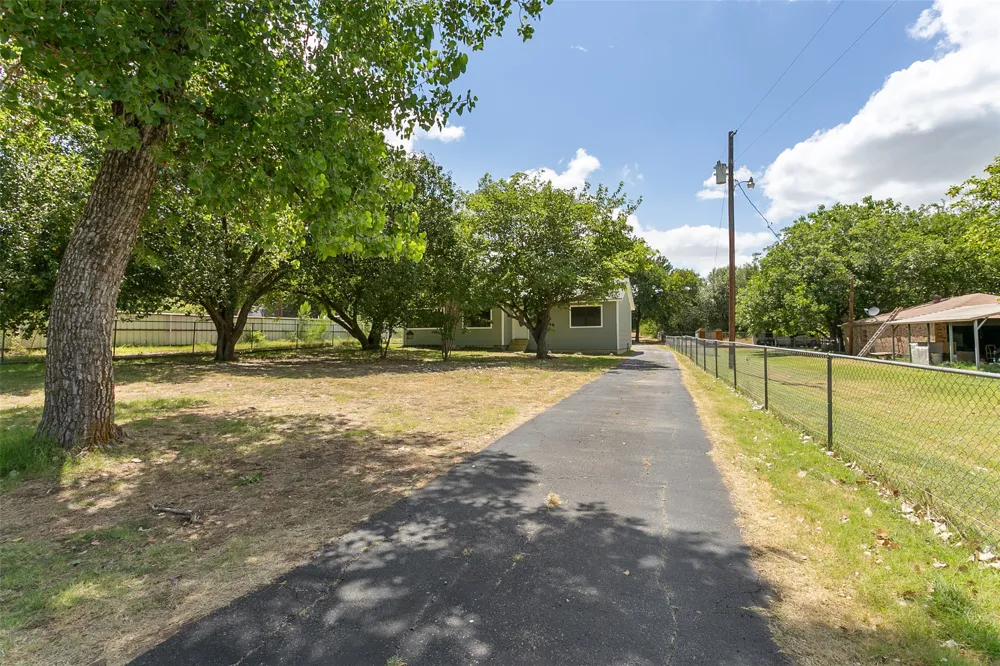 1346 S Reno Road Reno, TX 76082