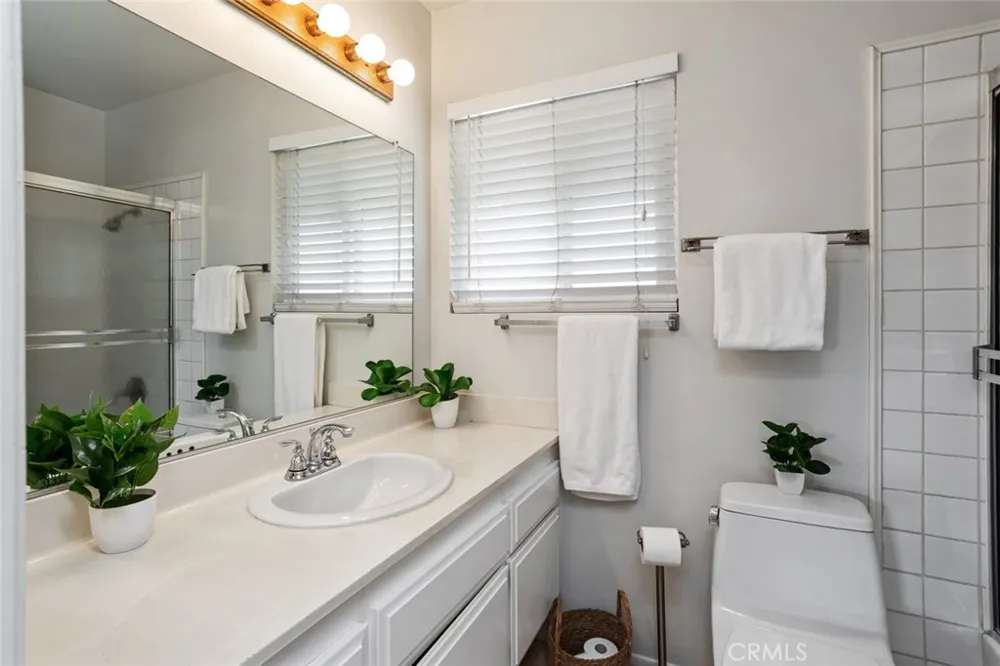1310 Wyeth Orange, CA 92867