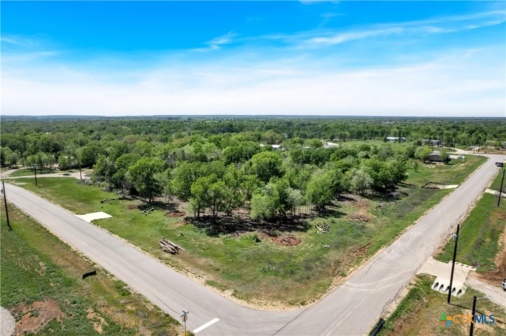 112 Empire Street Elgin, TX 78621