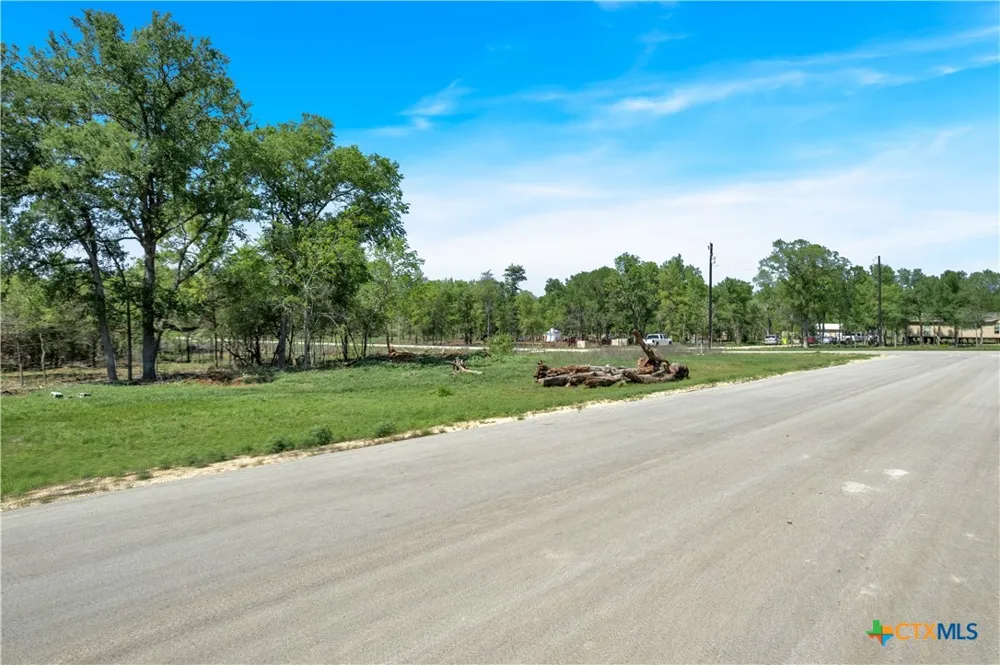 112 Empire Street Elgin, TX 78621
