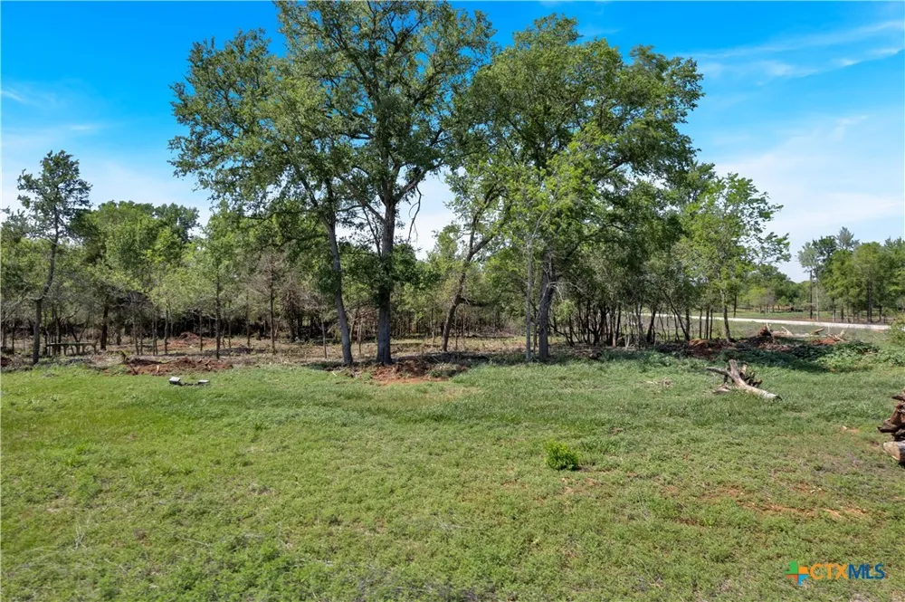 112 Empire Street Elgin, TX 78621