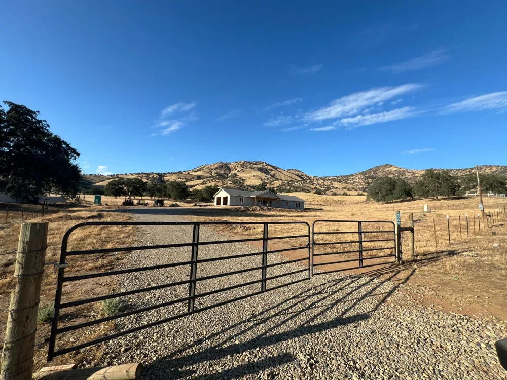 8058 Monreal Dr Sanger, CA 93657