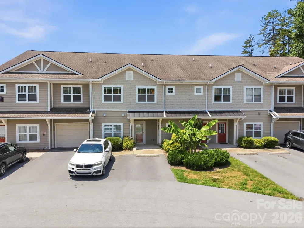 123 Foxden Drive #202 Fletcher, NC 28732