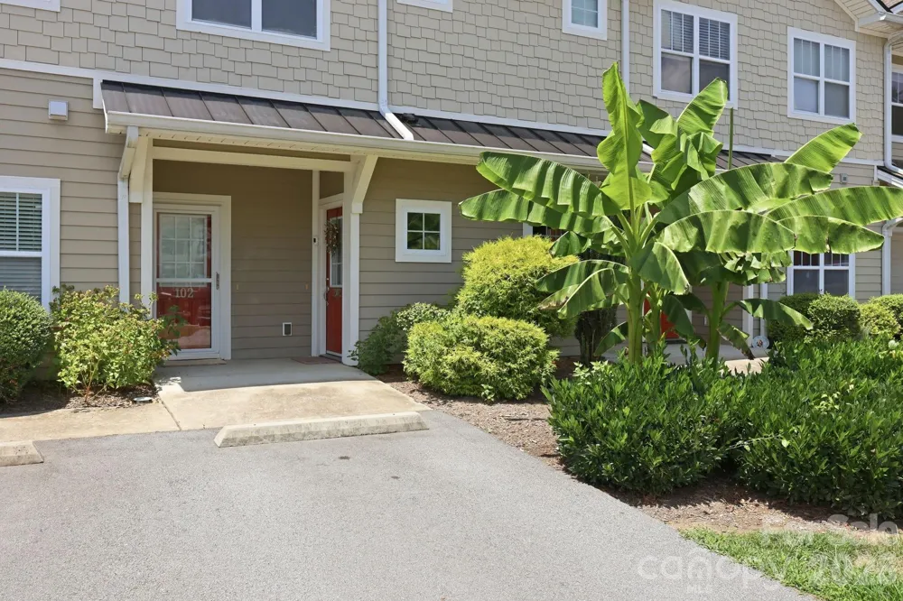 123 Foxden Drive #202 Fletcher, NC 28732