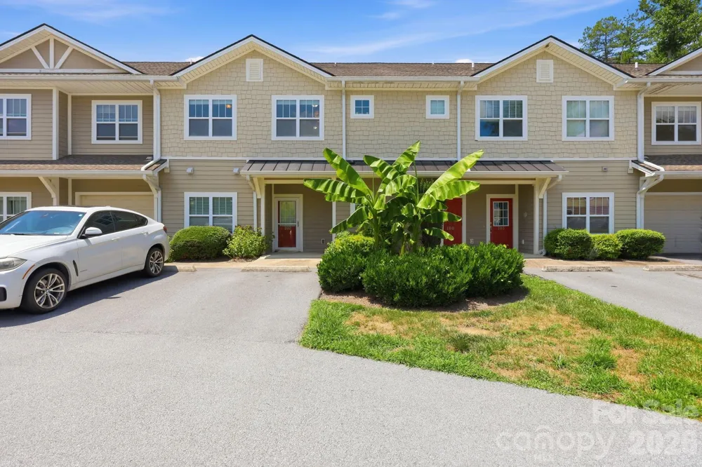 123 Foxden Drive #202 Fletcher, NC 28732