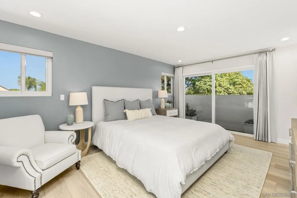 438 La Mesa Ave Encinitas, CA 92024