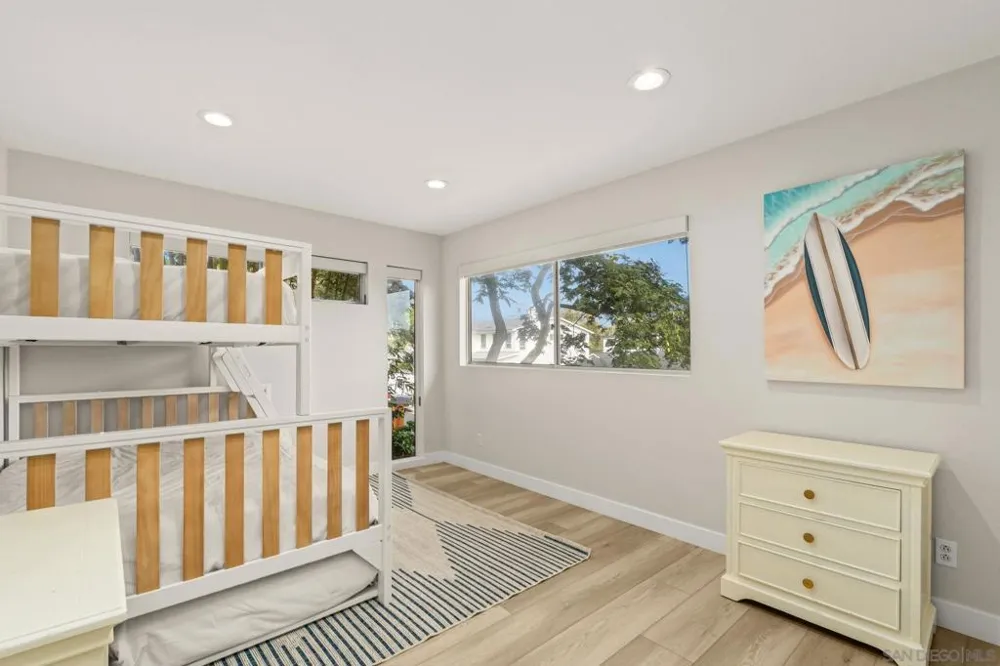 438 La Mesa Ave Encinitas, CA 92024