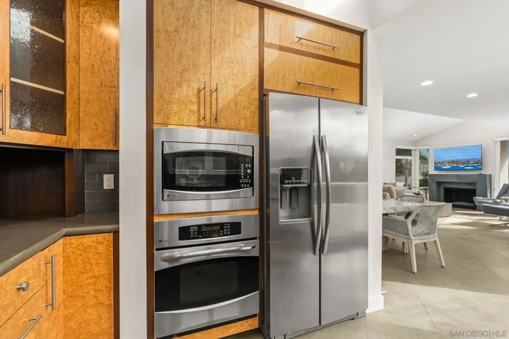 438 La Mesa Ave Encinitas, CA 92024