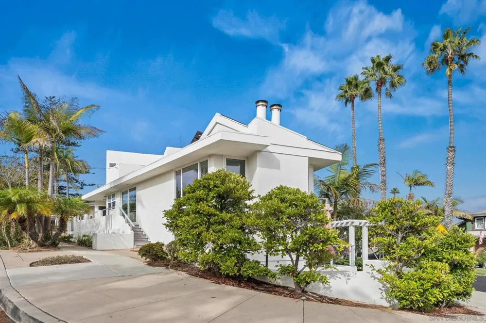 438 La Mesa Ave Encinitas, CA 92024