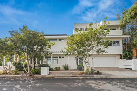 438 La Mesa Ave