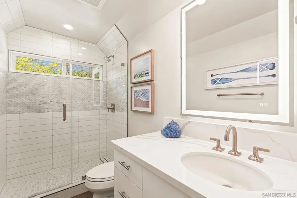 438 La Mesa Ave Encinitas, CA 92024