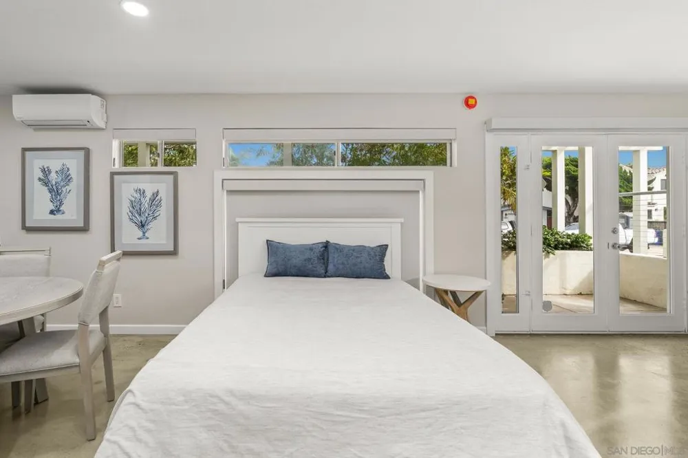 438 La Mesa Ave Encinitas, CA 92024
