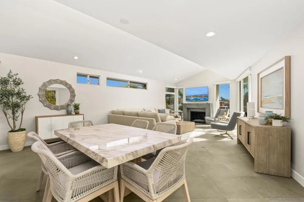 438 La Mesa Ave Encinitas, CA 92024