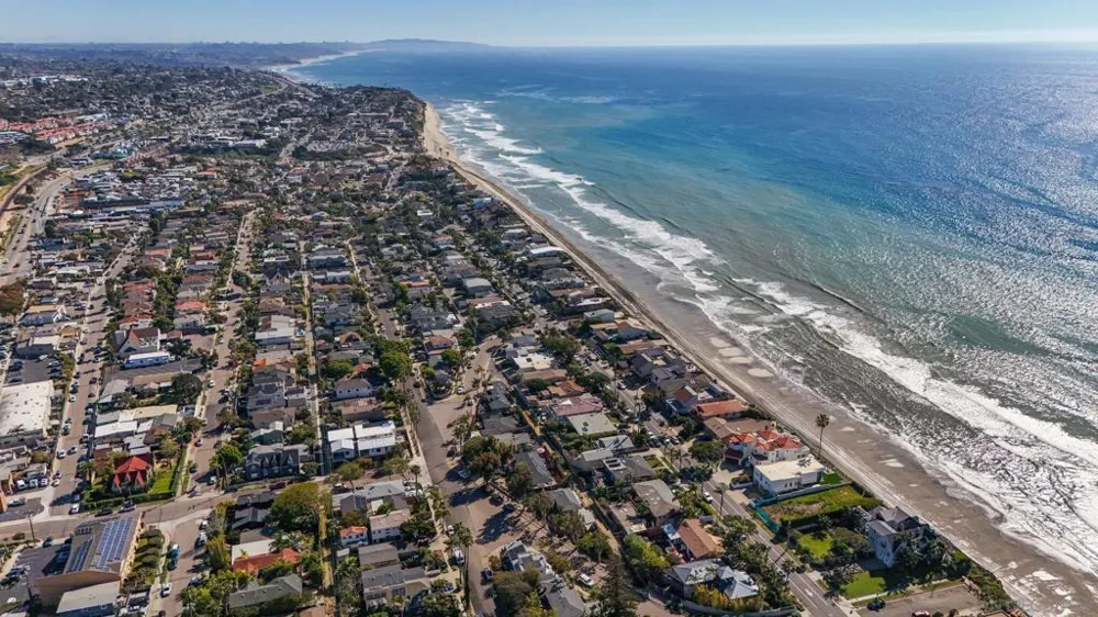 438 La Mesa Ave Encinitas, CA 92024