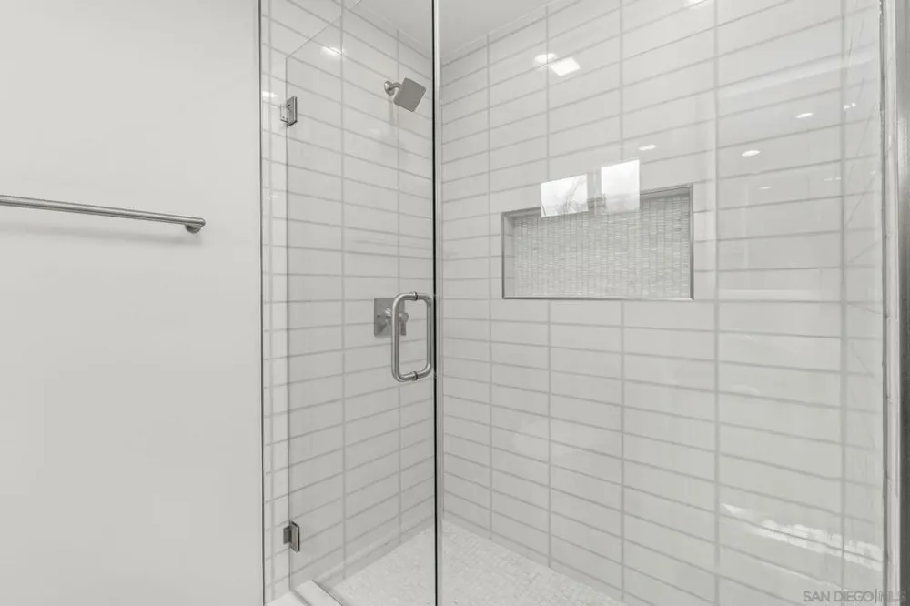438 La Mesa Ave Encinitas, CA 92024