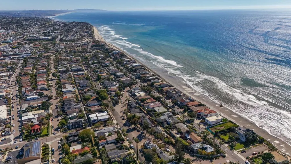 438 La Mesa Ave Encinitas, CA 92024