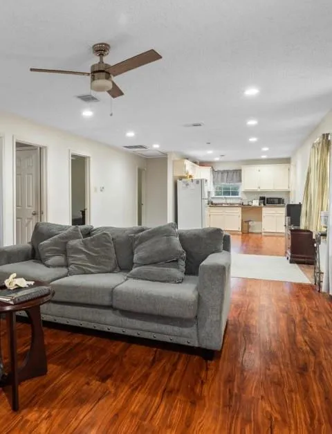 2312 Cromwell Street Houston, TX 77093