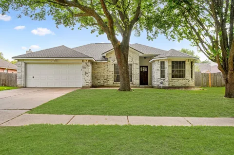 1242 Hunter Wood Drive