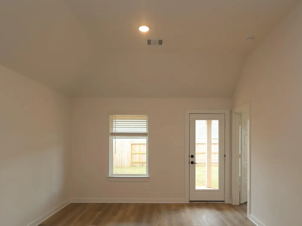 10228 Burton Path Montgomery, TX 77316