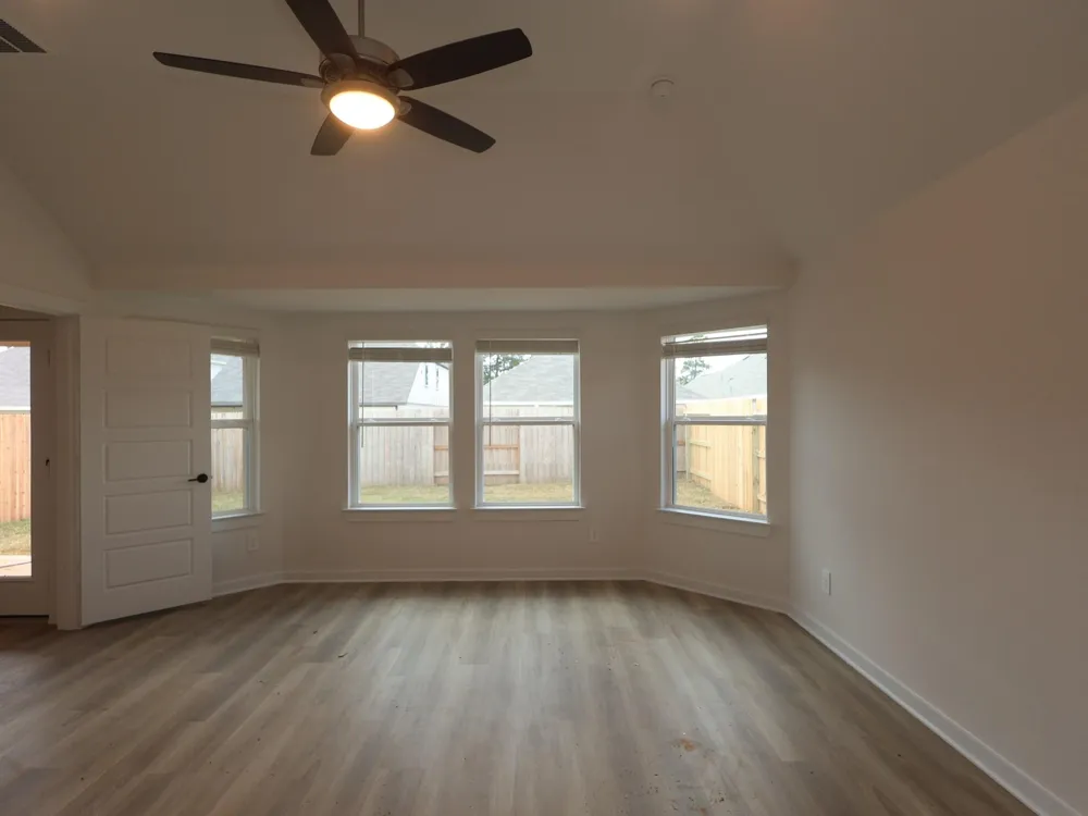 10228 Burton Path Montgomery, TX 77316
