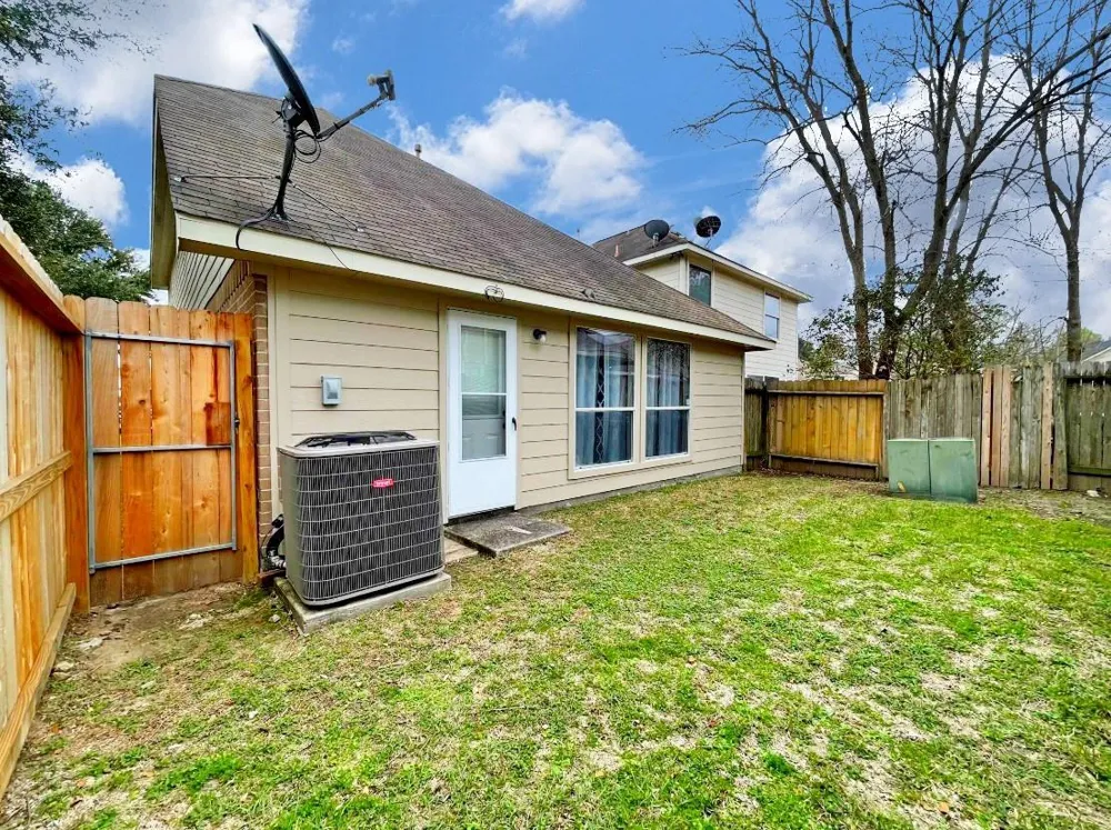 8227 Prairie Wind Lane Lane Houston, TX 77040