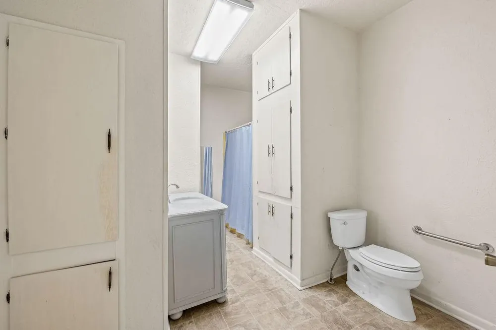 211 S Olive Street Grapeland, TX 75844