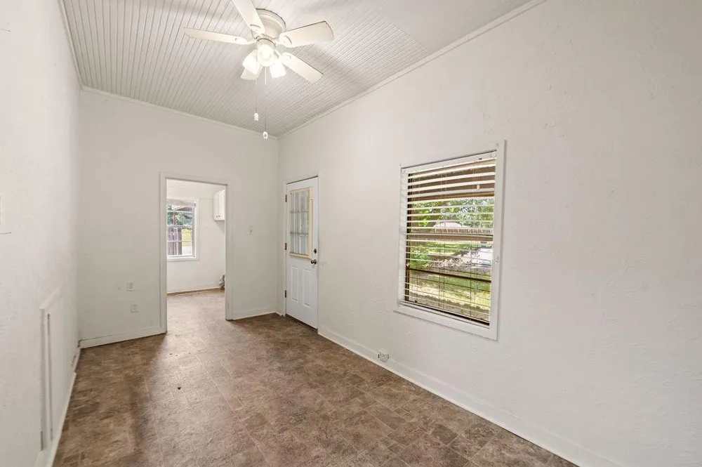 211 S Olive Street Grapeland, TX 75844