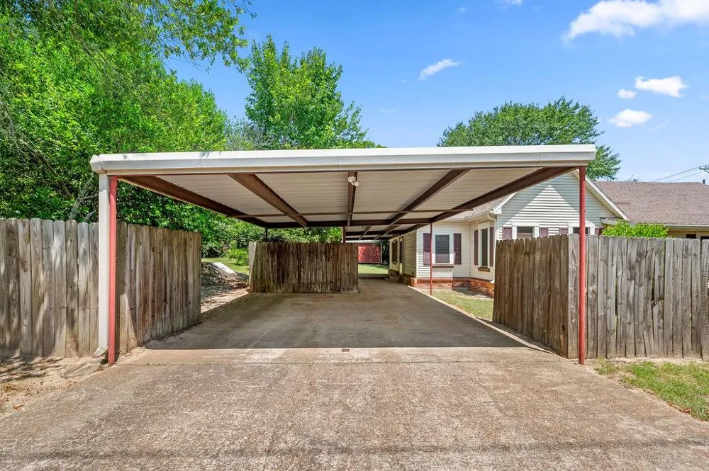 211 S Olive Street Grapeland, TX 75844