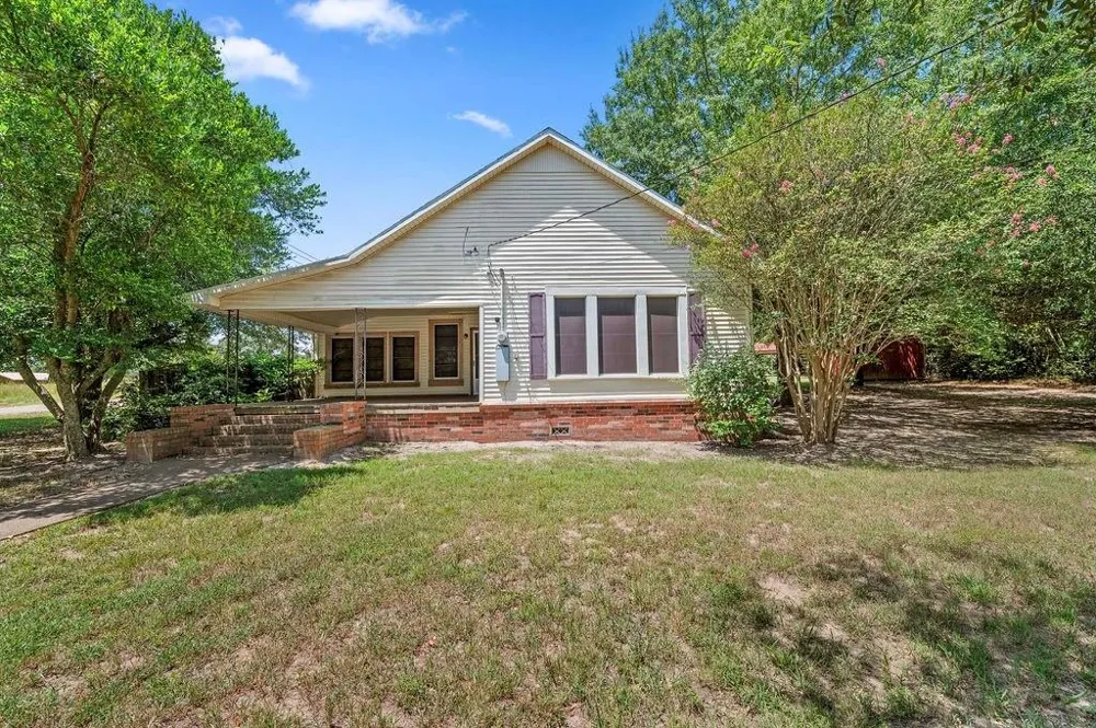 211 S Olive Street Grapeland, TX 75844