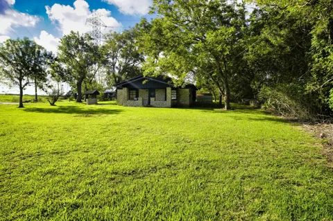 1203 County Road 677