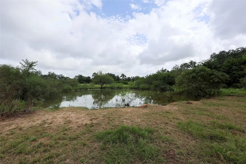 1340 Cr 253 Weimar, TX 78962