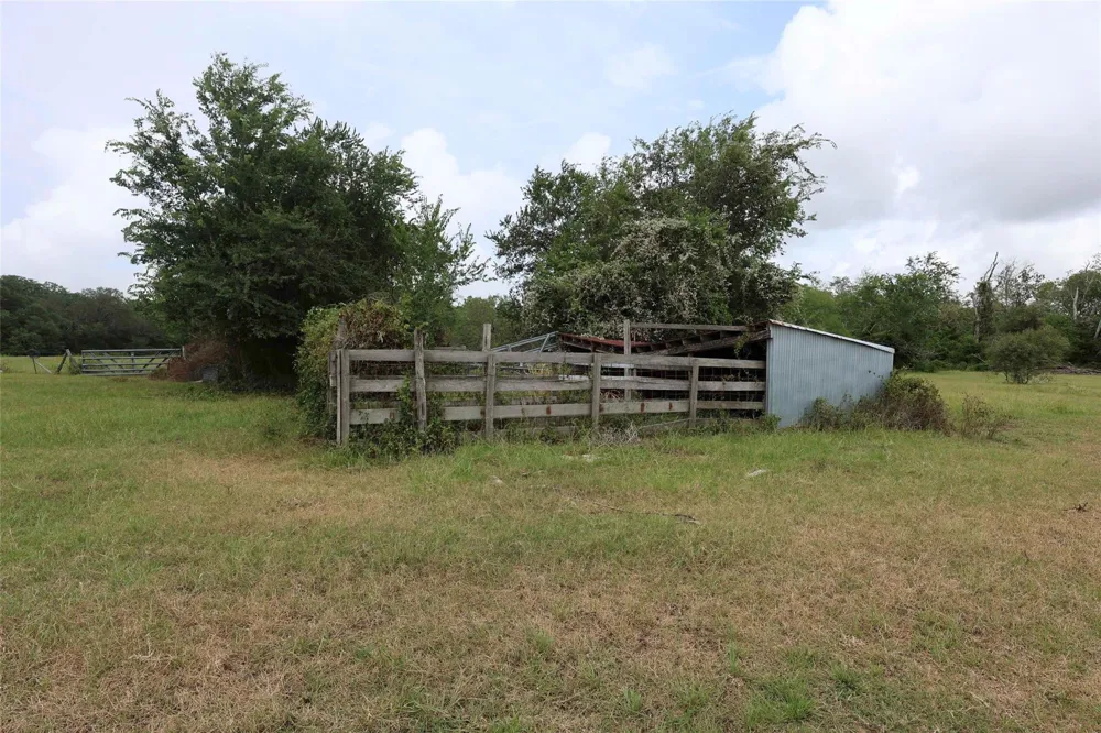 1340 Cr 253 Weimar, TX 78962