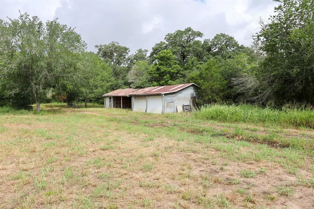 1340 Cr 253 Weimar, TX 78962