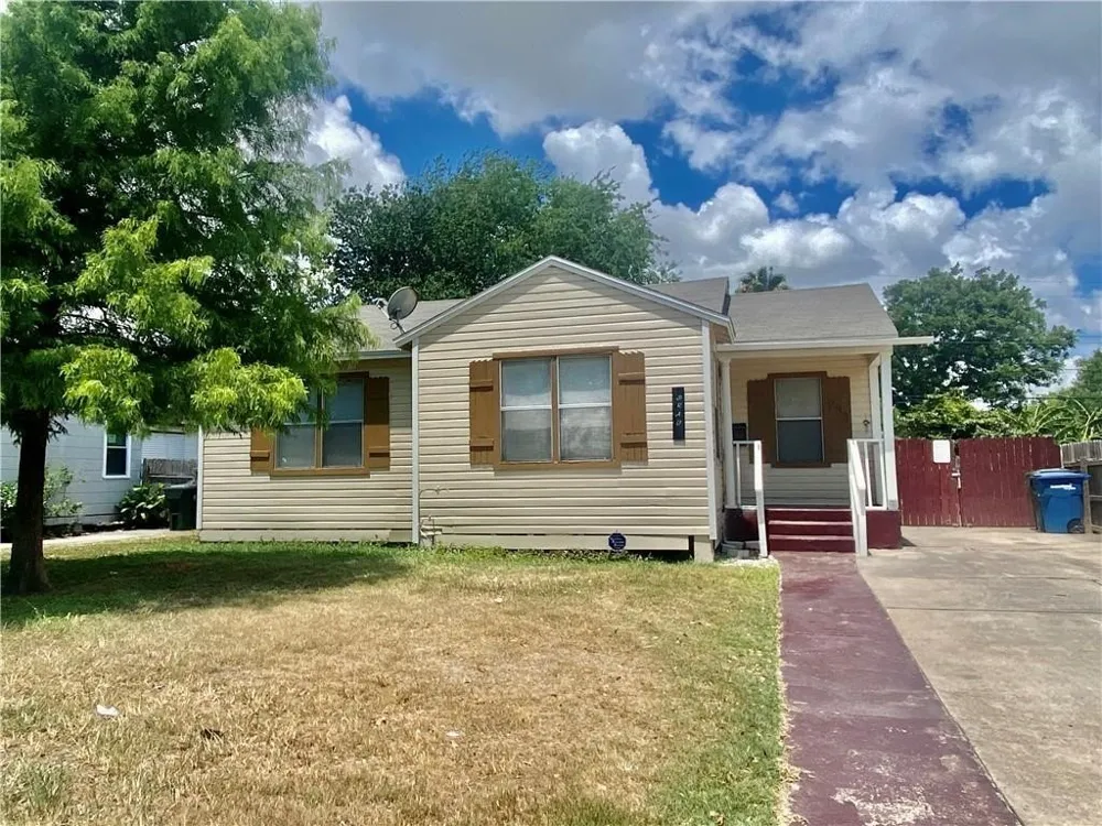 233 Eastgate Drive Corpus Christi, TX 78408