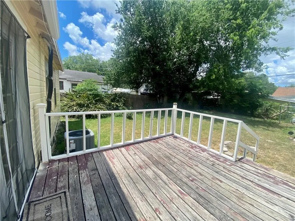 233 Eastgate Drive Corpus Christi, TX 78408
