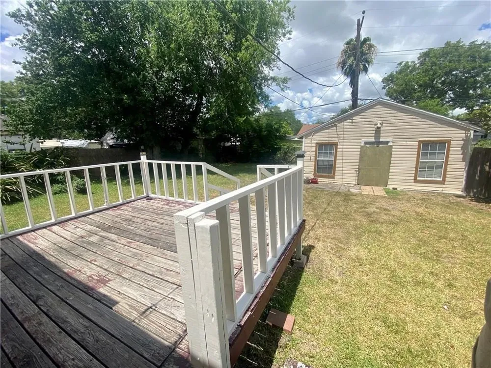 233 Eastgate Drive Corpus Christi, TX 78408