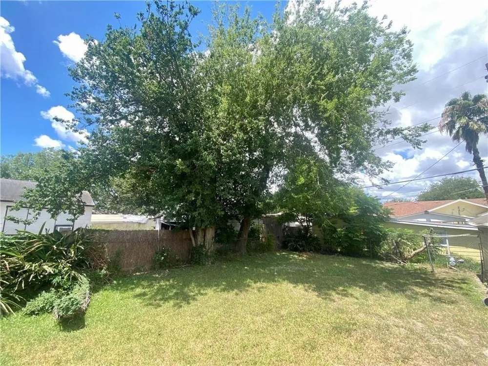 233 Eastgate Drive Corpus Christi, TX 78408