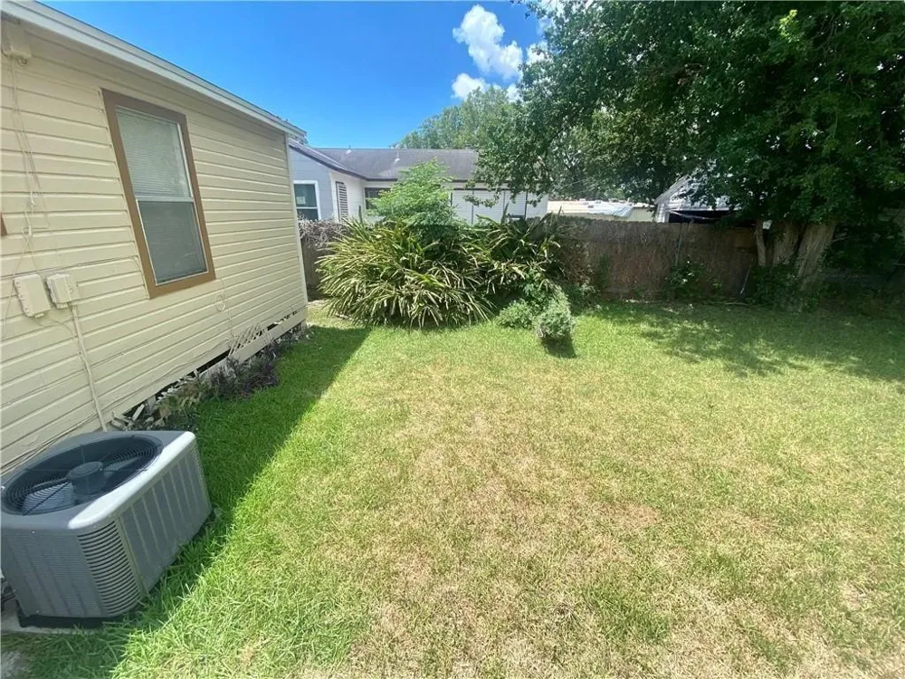 233 Eastgate Drive Corpus Christi, TX 78408
