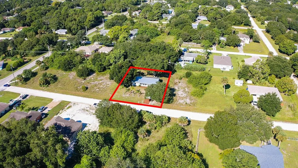 8745 98TH COURT Vero Beach, FL 32967