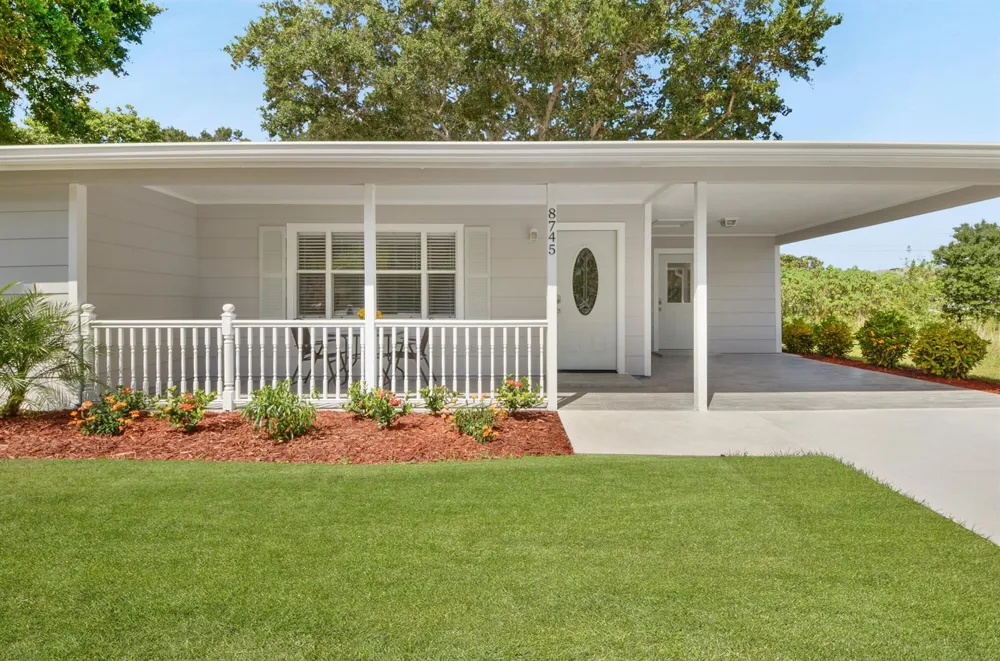 8745 98TH COURT Vero Beach, FL 32967