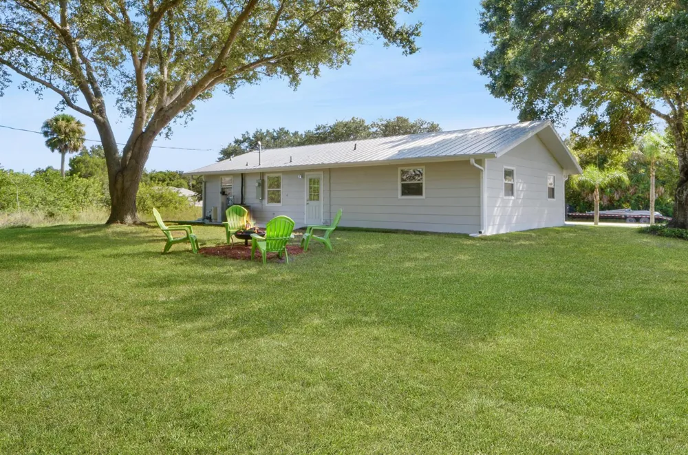 8745 98TH COURT Vero Beach, FL 32967