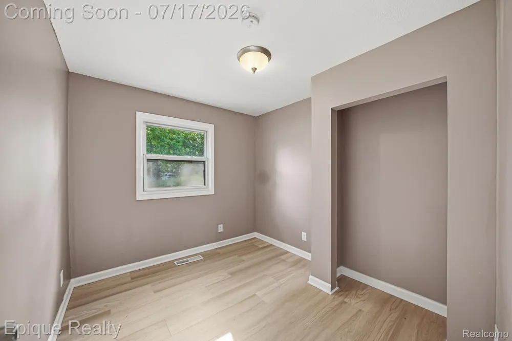 216 Aveline Street Ypsilanti City, MI 48197