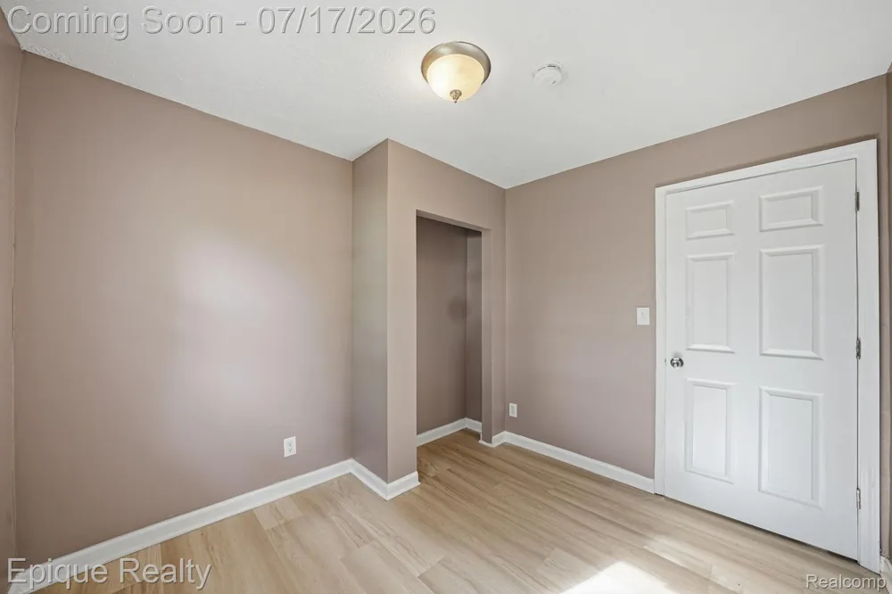 216 Aveline Street Ypsilanti City, MI 48197