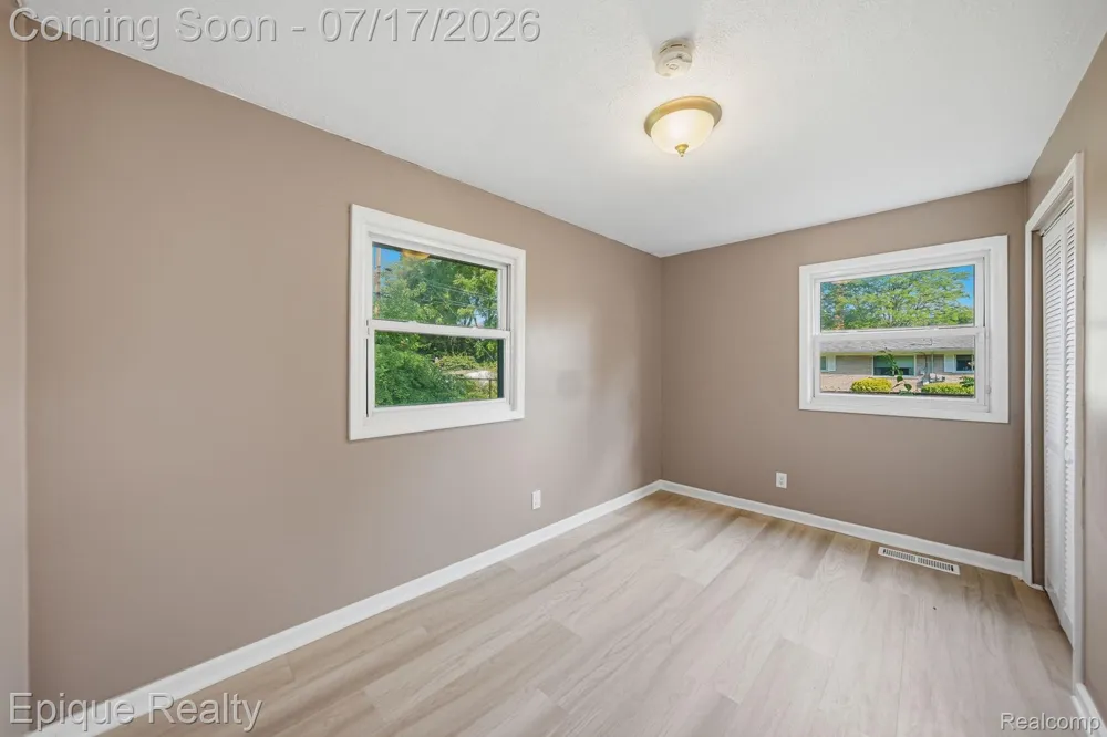 216 Aveline Street Ypsilanti City, MI 48197