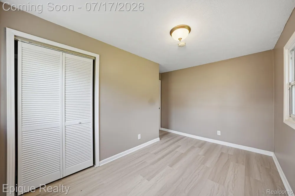 216 Aveline Street Ypsilanti City, MI 48197