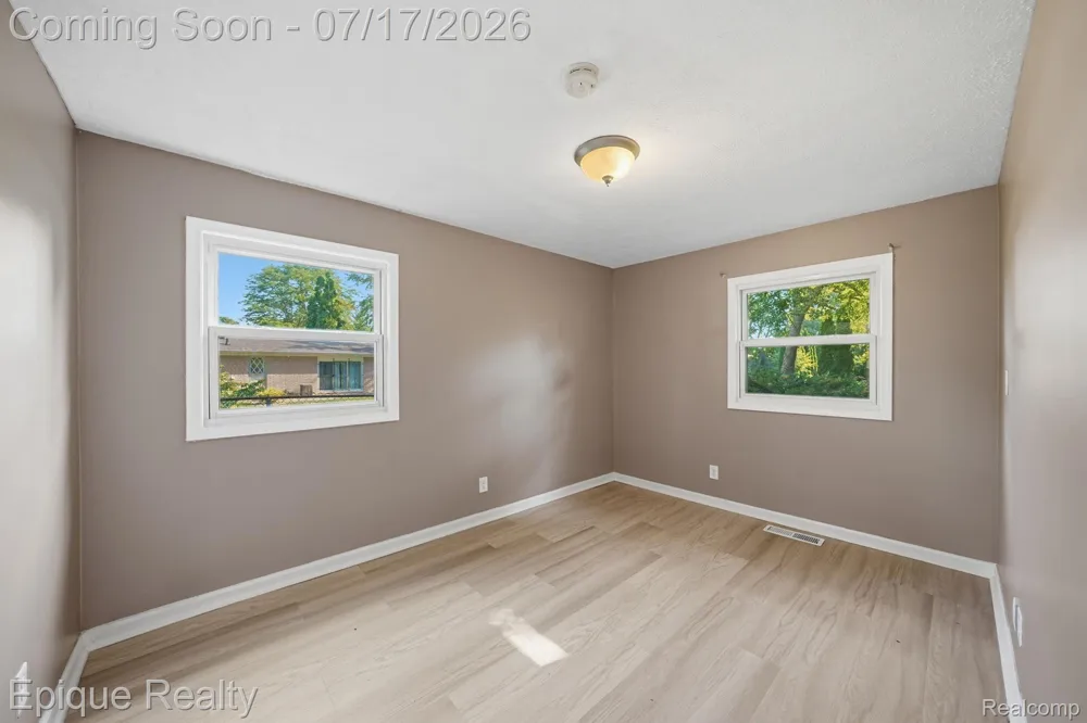 216 Aveline Street Ypsilanti City, MI 48197