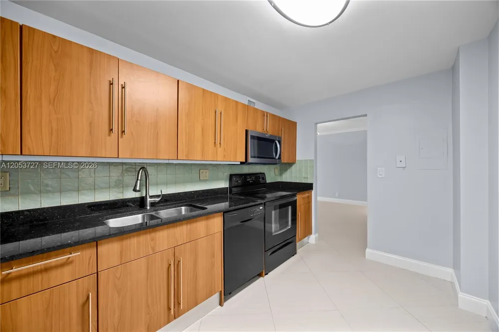 3001 S Ocean Dr #317 Hollywood, FL 33019