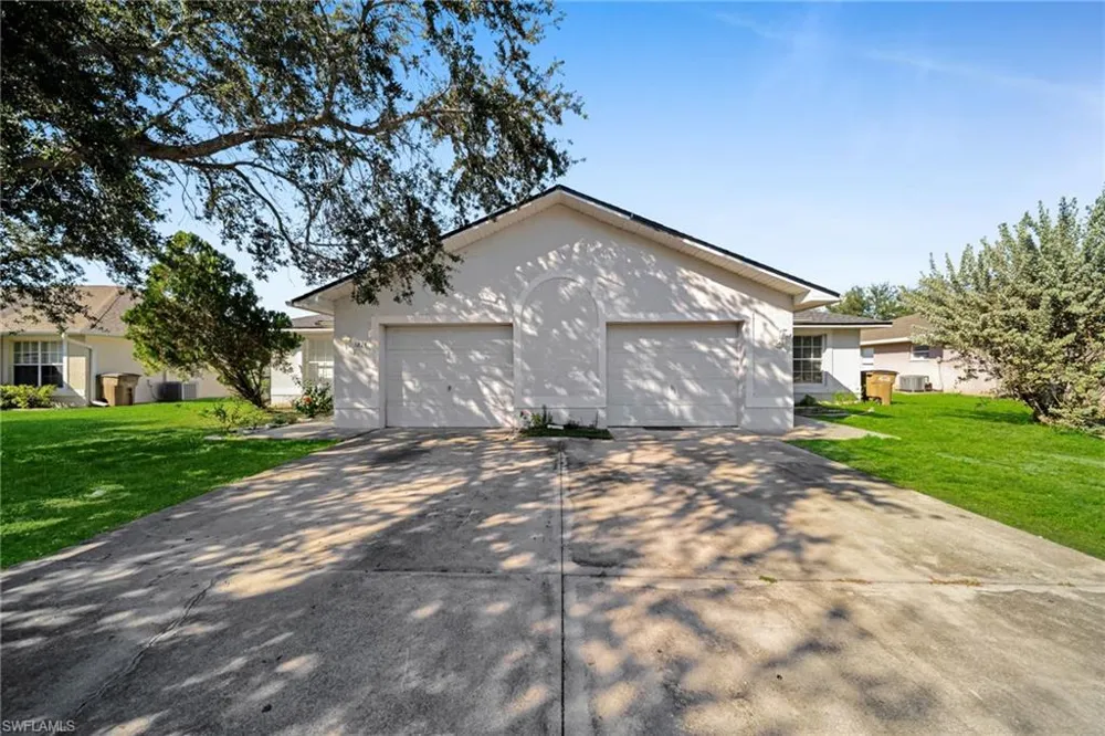 1214 SE 24th Avenue Cape Coral, FL 33990