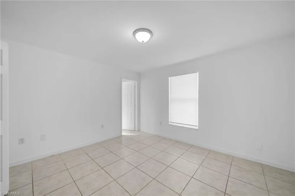 1214 SE 24th Avenue Cape Coral, FL 33990
