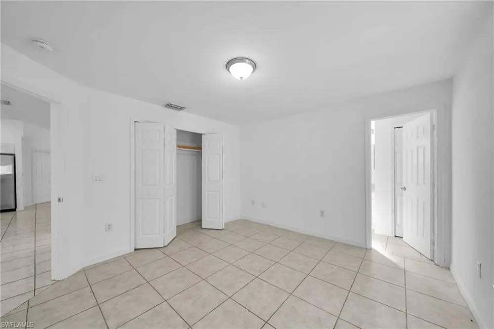1214 SE 24th Avenue Cape Coral, FL 33990
